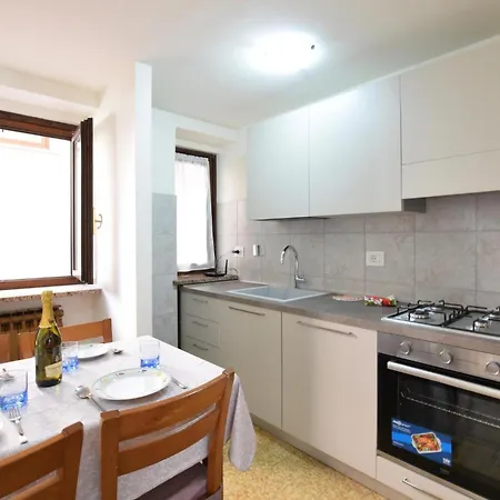 2 Bedroom Stunning In *